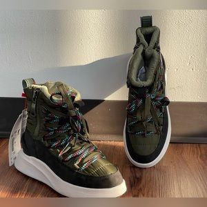 NWT Pajar Canada Exo Light Puff Boots Size 38 or Size 8